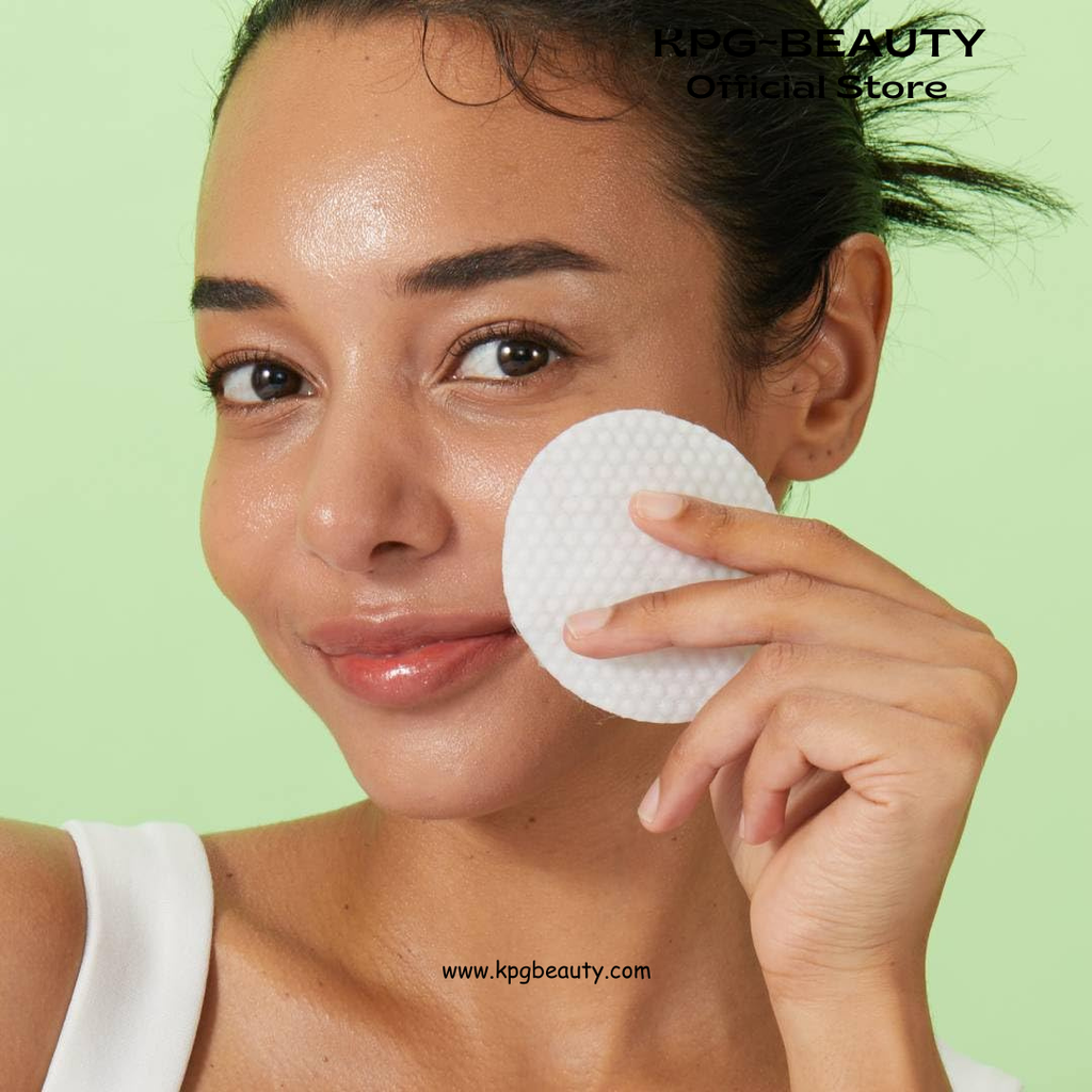 ROUND LAB Pine Calming Cica Pad 50pcs, 7cm Wide Cooling and Soothing Toner Pads with Pine Cica, BHA + LHA, and Hyaluronic Acid for Heated, Acne-Prone Skin, Multi-Zone Hydration, Korean Skincare Round Lab